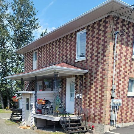 Апартаменти Lower Level Apt 6Ft High Close To Hwy Netflix Wifi Едмундстон Екстер'єр фото