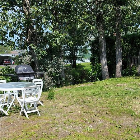 Апартаменти Lower Level Apt 6Ft High Close To Hwy Netflix Wifi Едмундстон Екстер'єр фото
