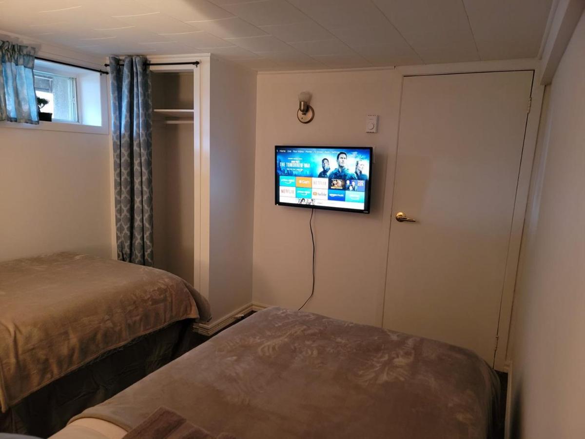 Апартаменти Lower Level Apt 6Ft High Close To Hwy Netflix Wifi Едмундстон Екстер'єр фото