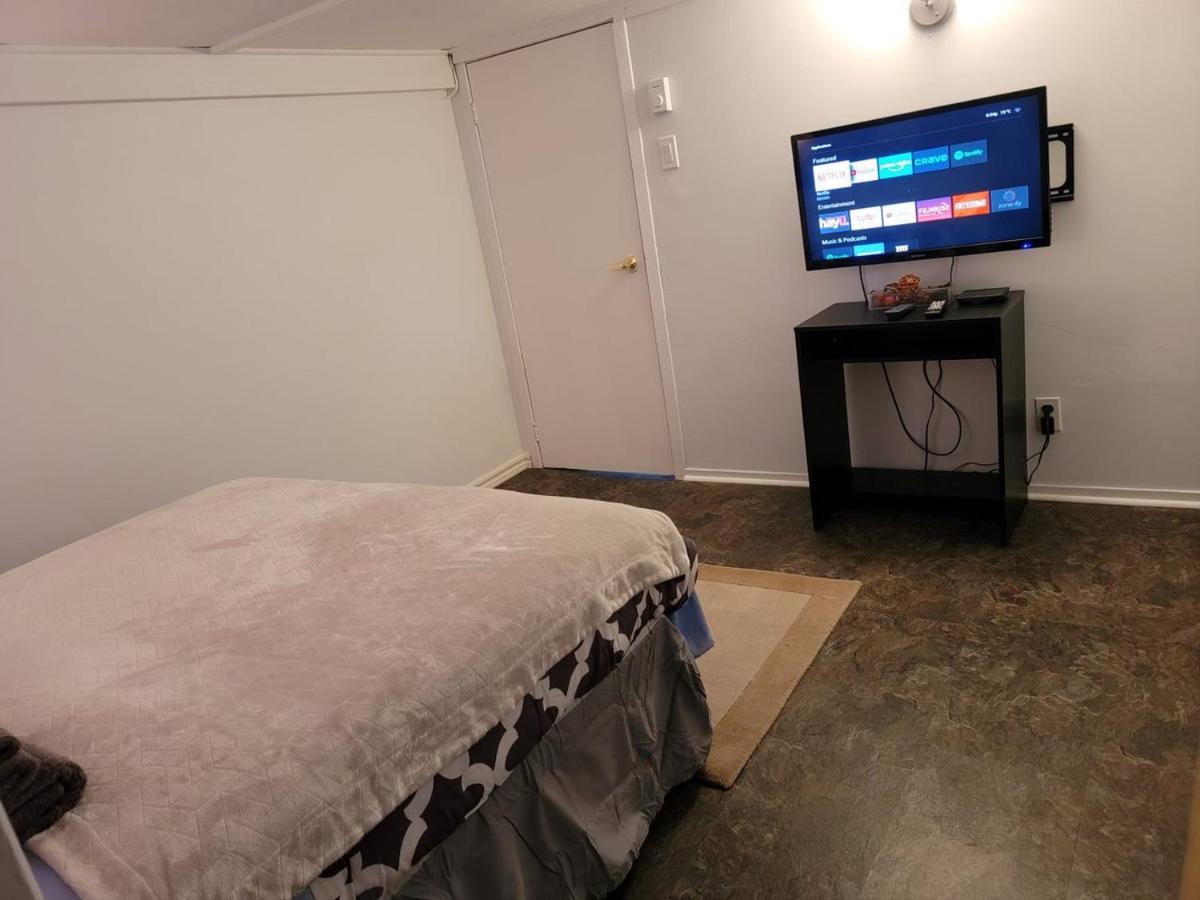 Апартаменти Lower Level Apt 6Ft High Close To Hwy Netflix Wifi Едмундстон Екстер'єр фото